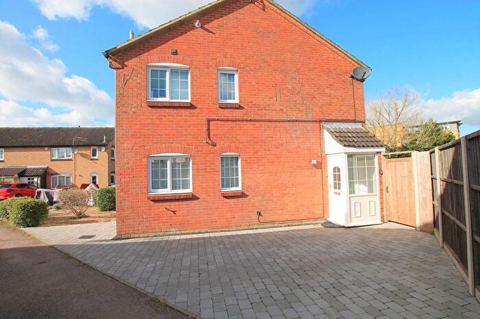 1 Bedroom Property To Rent In Roman Gardens, Kings Langley, WD4
