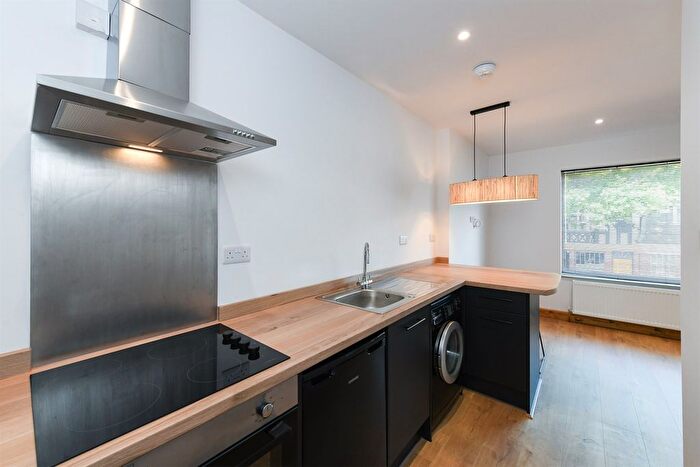 2 Bedroom Flat To Rent In Mansfield Road, NG5