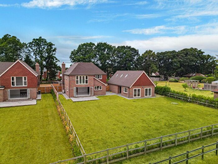 4 Bedroom Detached House For Sale In Southwick Road, North Boarhunt, PO17