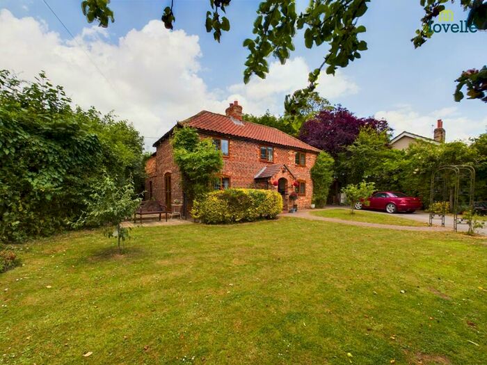 5 Bedroom Detached House For Sale In Willingham Road, East Barkwith, LN8