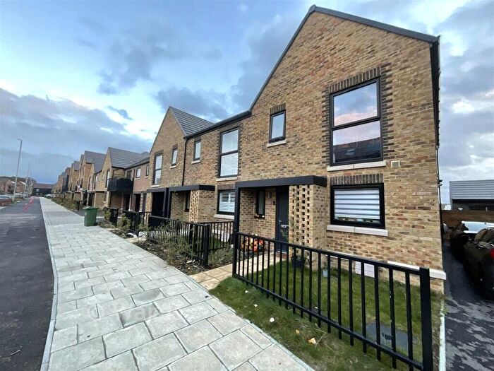 3 Bedroom End Of Terrace House For Sale In Whitecliff, Alkerden, Ebbsfleet Valley, Swanscombe, DA10