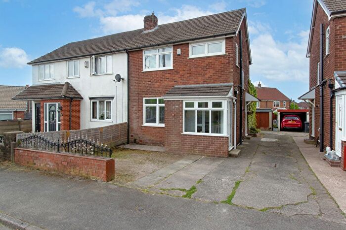 3 Bedroom Semi-Detached House For Sale In Hertford Drive, Tyldesley, Manchester, Greater Manchester, M29