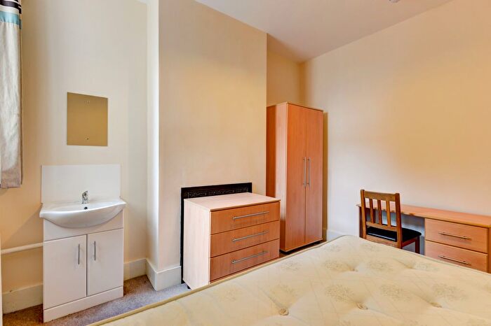 6 Bedroom Semi-Detached House To Rent In Bernard Road, Brighton, BN2