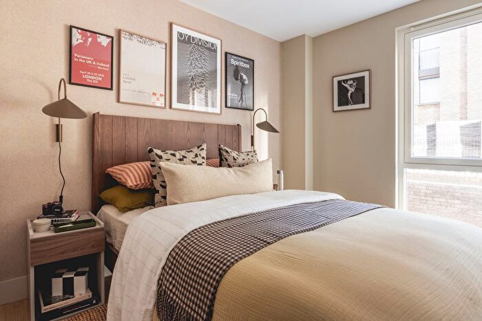 1 Bedroom Flat To Rent In Mill Mead, Staines Upon Thames, TW18