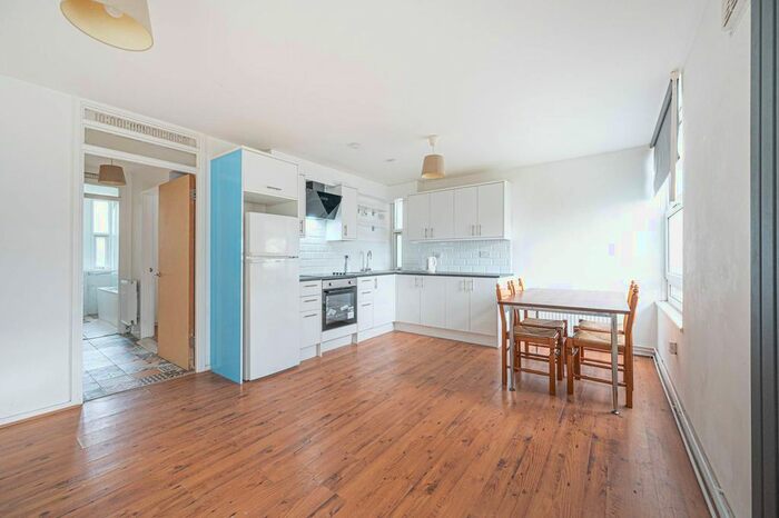 2 Bedroom Flat To Rent In Christchurch Avenue, North Finchley, London, N12