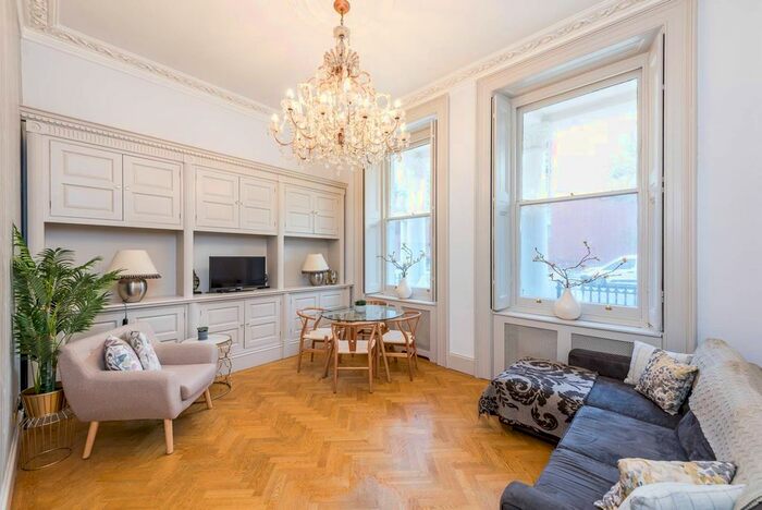 1 Bedroom Flat To Rent In Queens Gate, South Kensington, London, SW7