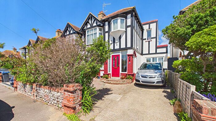 4 Bedroom Semi-Detached House For Sale In Malvern Close, Worthing, BN11