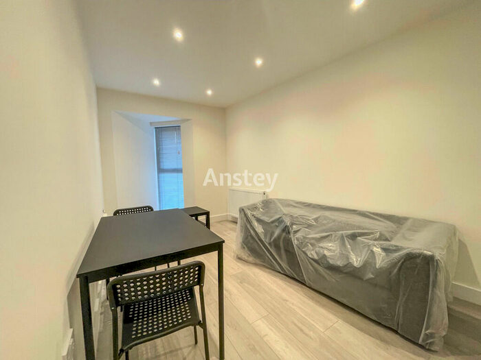 2 Bedroom Apartment To Rent In Portswood Road, Southampton, SO17