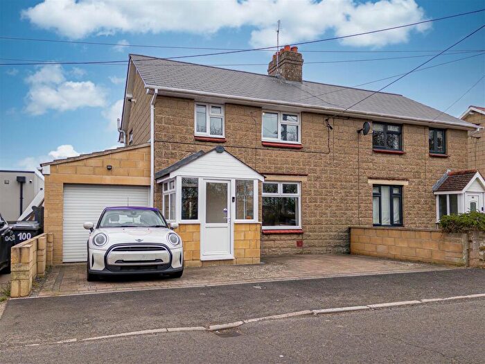 3 Bedroom Semi Detached House For Sale In Dunch Lane, Melksham, SN12