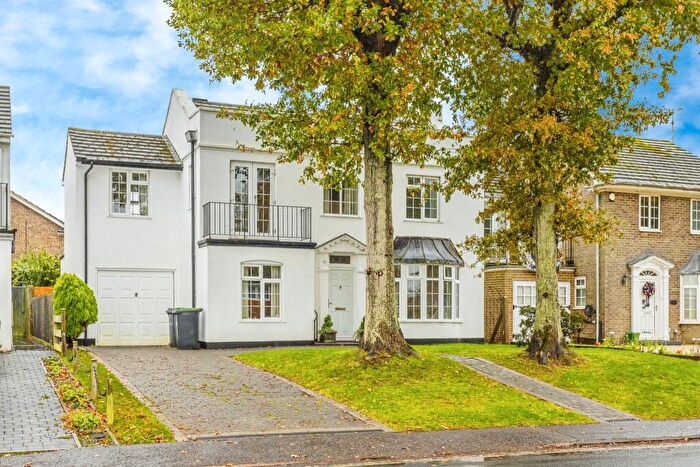 4 Bedroom Detached House For Sale In Blunts Wood Road, Haywards Heath, RH16