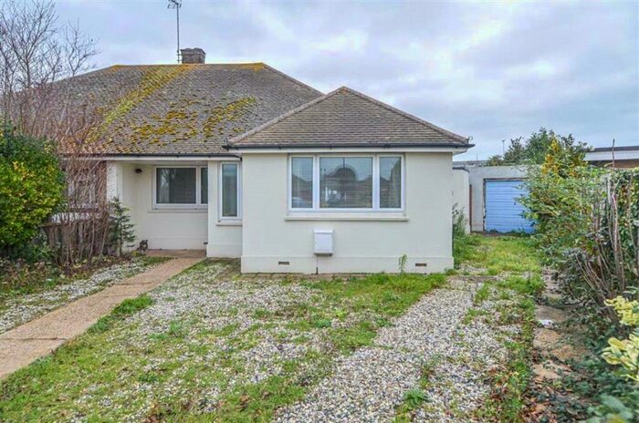 3 Bedroom Bungalow To Rent In Marcus Gardens, Southend-on-Sea, Essex, SS1