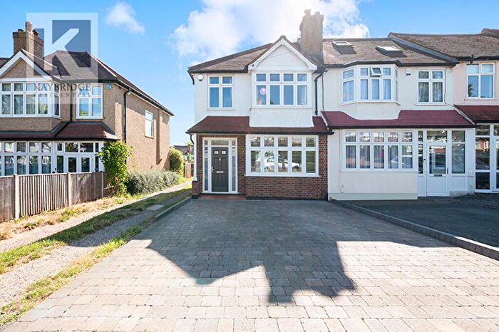 3 Bedroom End Of Terrace House For Sale In Stoneleigh Avenue, Worcester Park, KT4