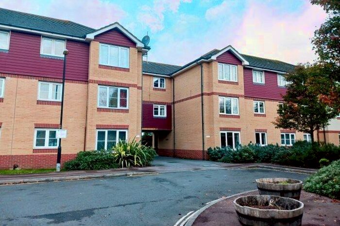 2 Bedroom Flat To Rent In The Fairways, Portsmouth, PO6