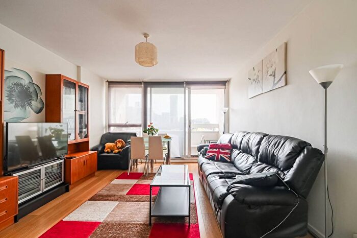 2 Bedroom Flat For Sale In Bowsprit Point, Isle Of Dogs, London, E14