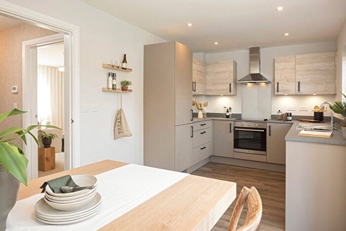 3 Bedroom Semi-detached House For Sale In Vale Way, Crowthorne, Wokingham, RG45