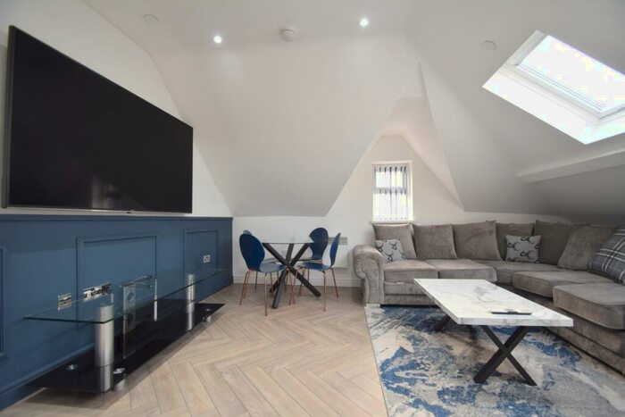 4 Bedroom Flat To Rent In Albany Road, Roath, CF24