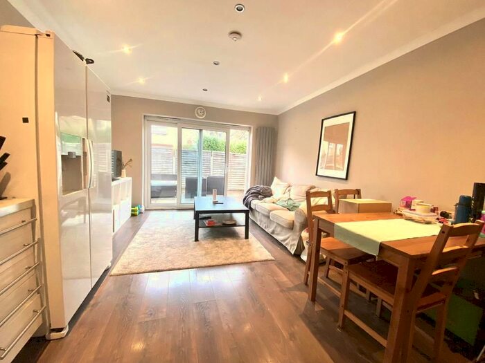 3 Bedroom Maisonette To Rent In Ryfold Road, Wimbledon Park, London SW19