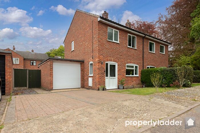 3 Bedroom Semi-Detached House For Sale In Woodland Walk, Buxton, Norwich, NR10