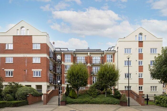 2 Bedroom Flat To Rent In Corney Reach Way, London, W4