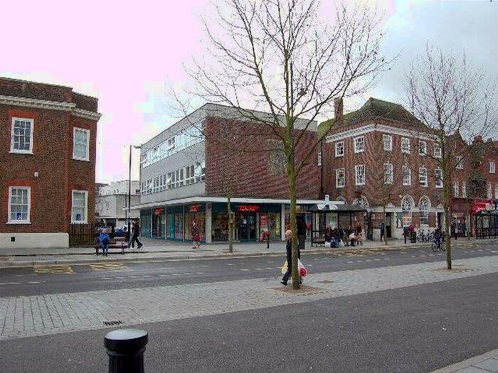 1 Bedroom Flat To Rent In Forrester House, St Peters Street, St Albans, AL1