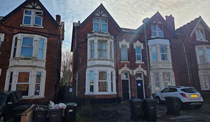 6 Bedroom Semi Detached House For Sale In Gillott Road, Edgbaston, Birmingham, West Midlands, B16