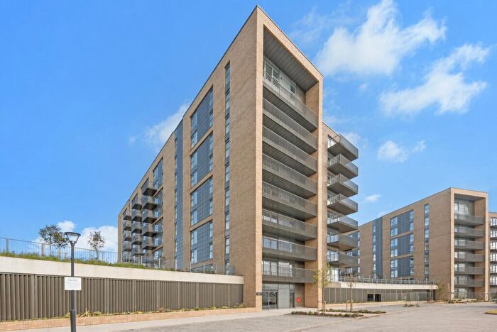 2 Bedroom Flat For Sale In Flagstaff Road, Reading, Berkshire, RG2