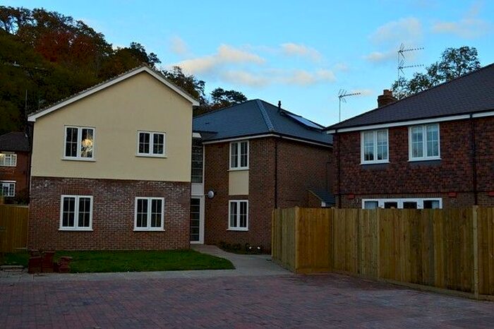 2 Bedroom Flat To Rent In Borough Road, Godalming, GU7