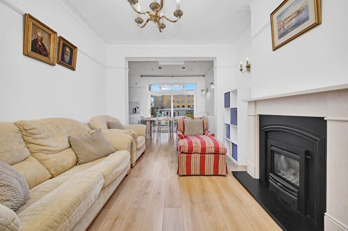 4 Bedroom Semi Detached House To Rent In Oakfield Road, London, N3