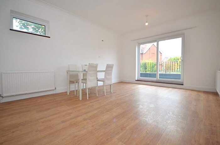 1 Bedroom Flat To Rent In East Acton Lane, Acton, W3