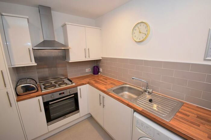 3 Bedroom Flat To Rent In Claypath, Durham DH1