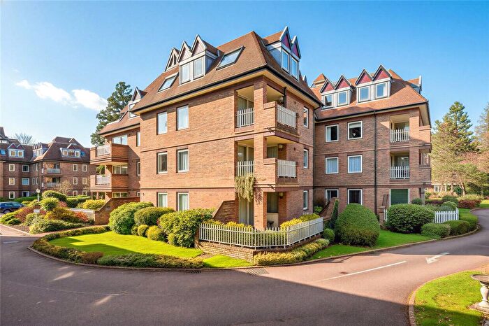 3 Bedroom Apartment For Sale In Grange Road, Cambridge, Cambridgeshire, CB3