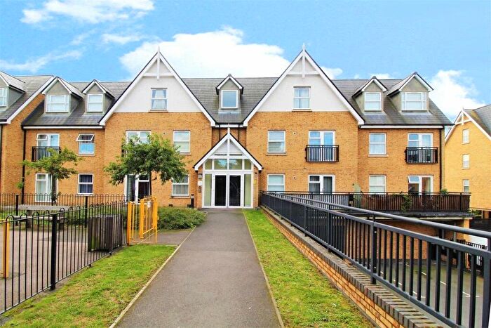 2 Bedroom Flat To Rent In Tanners Close, Crayford, Dartford, DA1