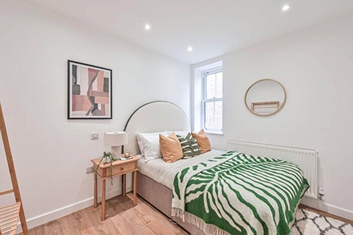 1 Bedroom Flat For Sale In Birkbeck Road, North Finchley, London, N12