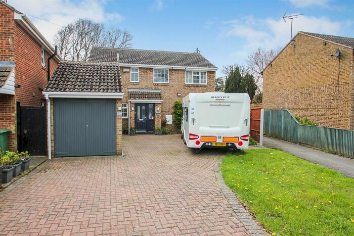 4 Bedroom Detached House For Sale In Laurel Grove, Kingswood, Maidstone, ME17