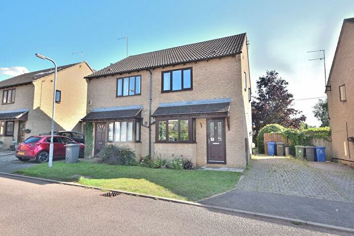 3 Bedroom Semi-Detached House For Sale In Bridle Close, Brafield On The Green, Northampton, NN7