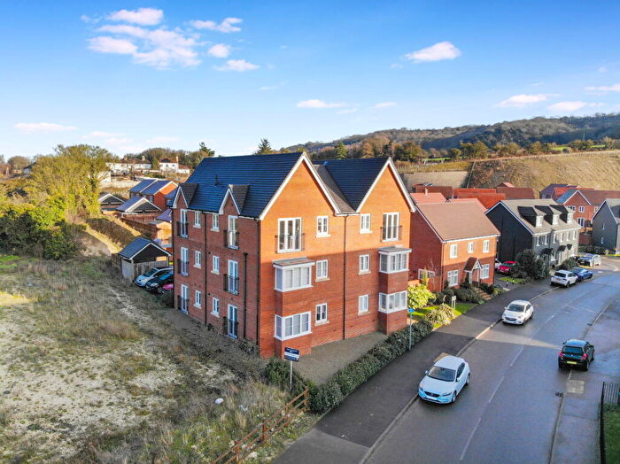 2 Bedroom Apartment For Sale In Walter House, Peters Village, Wouldham, ME1