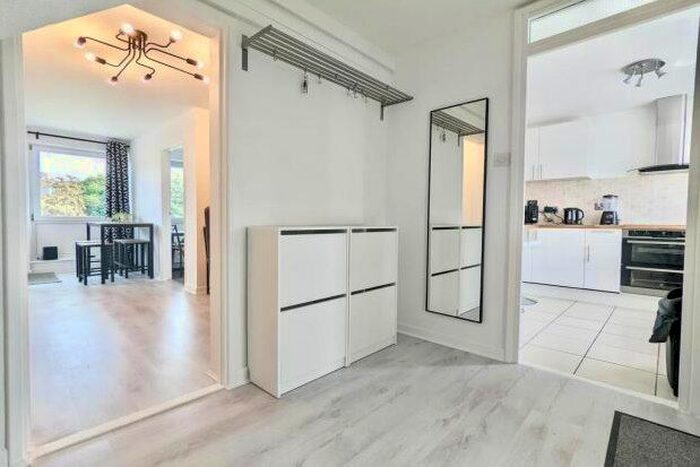 3 Bedroom Flat To Rent In Milford Road, Portsmouth, PO1