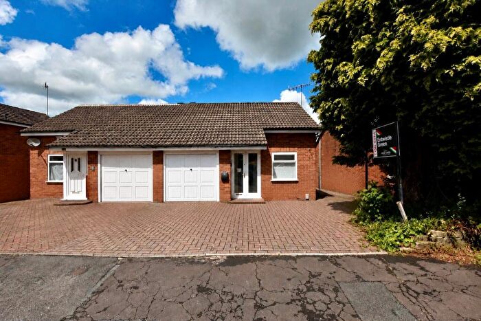 3 Bedroom Semi-Detached House For Sale In Kestrel Close, Blackburn, Lancashire, BB1