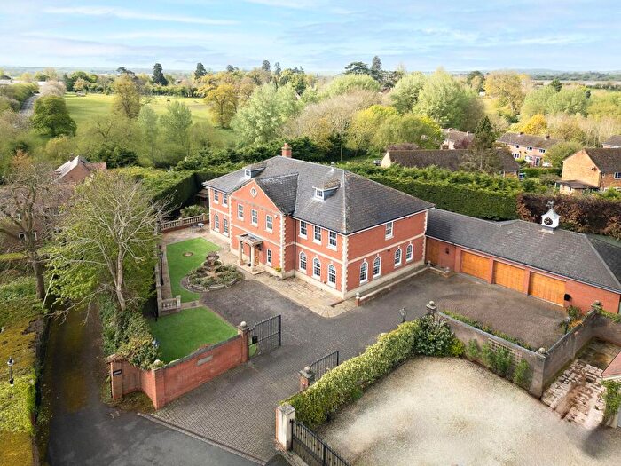 6 Bedroom Detached House For Sale In Shepherds Place, Kineton, CV35