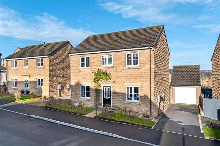 4 Bedroom Detached House For Sale In Briggs Way, Bradford, West Yorkshire, BD10