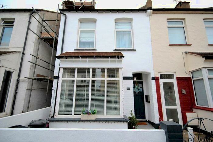2 Bedroom Terraced House To Rent In Wellington Avenue, SS0