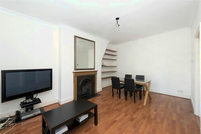 2 Bedroom Flat To Rent In Cambridge Gardens, London, W10