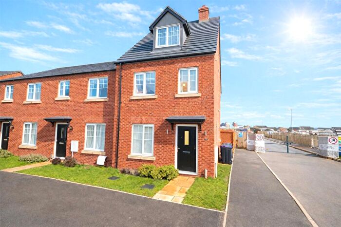3 Bedroom End Of Terrace House For Sale In Burnham Way, Sleaford, Lincolnshire, NG34