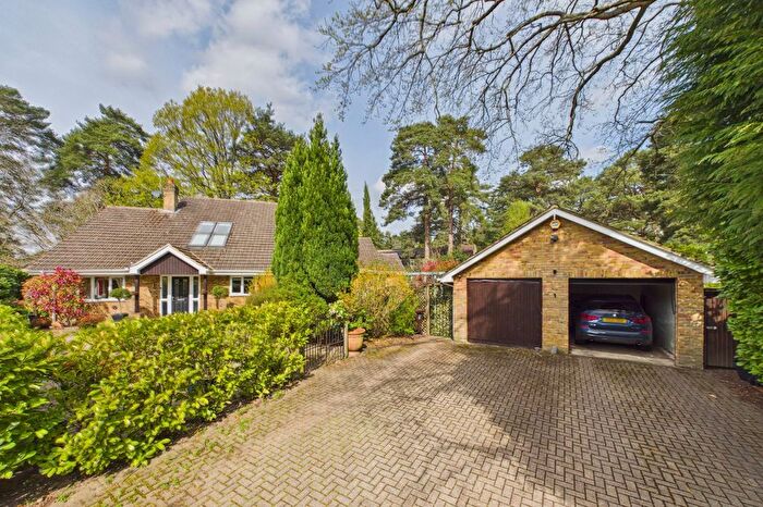 6 Bedroom Detached House For Sale In Highway, Crowthorne, Berkshire, RG45