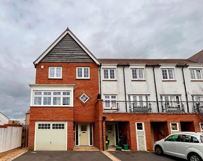 6 Bedroom End Of Terrace House To Rent In Great Clover Leaze, Cheswick Village, Bristol, BS16