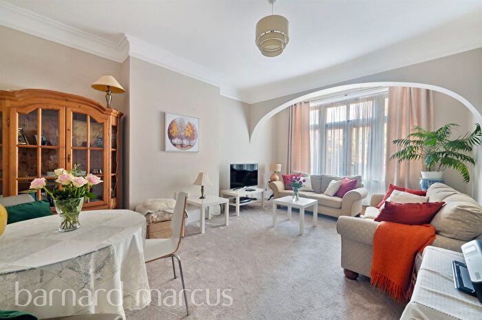 2 Bedroom Flat For Sale In Chatsworth Road, Croydon, CR0