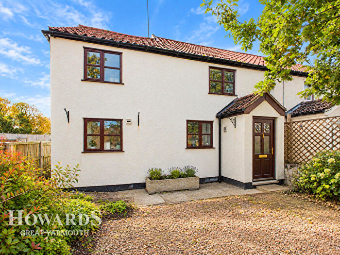 3 Bedroom Semi-Detached House For Sale In Main Road, Filby, NR29