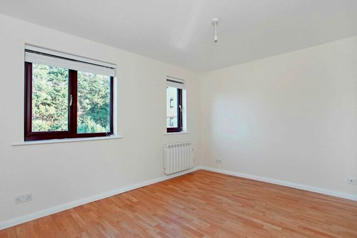 1 Bedroom Flat To Rent In Harrison Court Myers Lane, Off Mercury Road, SE14