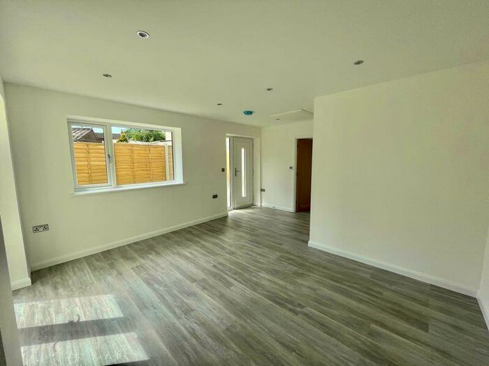 1 Bedroom Detached Bungalow For Sale In Lansdown Walk, Bream, Lydney, GL15
