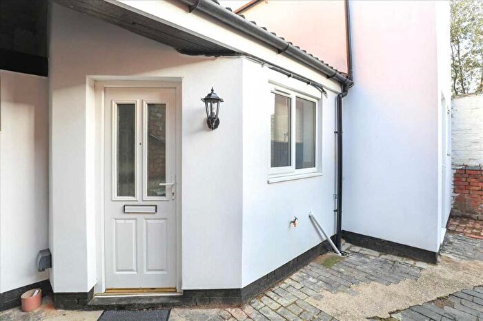 1 Bedroom Apartment To Rent In High Street, Burton Latimer, NN15